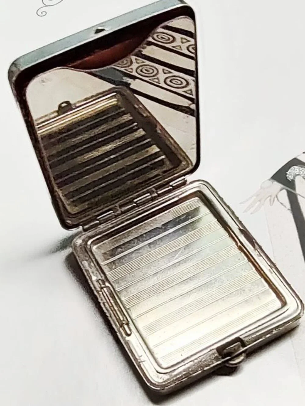 1930s Vintage Small Metal Souvenir Scenic Face Powder Compact Makeup Virginia